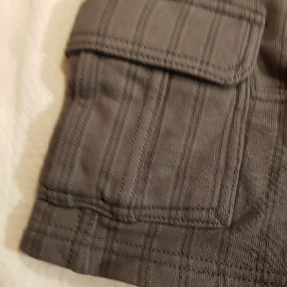 Gymboree boys size 3T gray cargo shorts - Picture 2 of 5